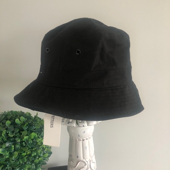 Urban Outfitters hat - black (brand new) - Picture 1 of 3
